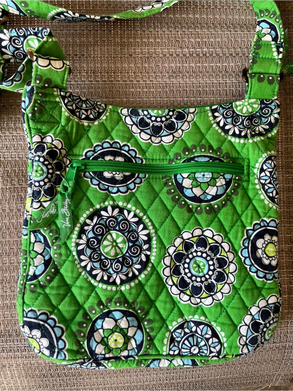 Vera Bradley Cupcakes Green Quilted Floral Medallion Crossbody Boho - Picture 2 of 10